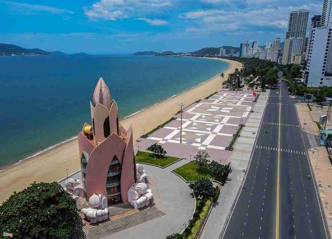 Nhiều bãi biển Nha Trang khiến du khách say mê