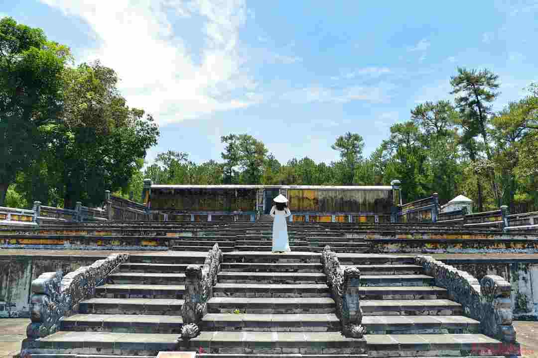 Lăng Gia Long mang vẻ đẹp cổ kính