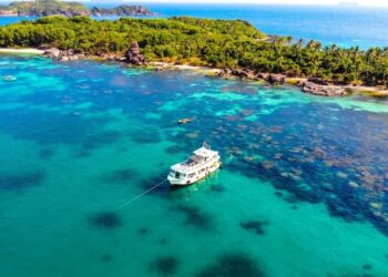 Khí hậu của đảo Phú Quốc là khí hậu nhiệt đới gió mùa