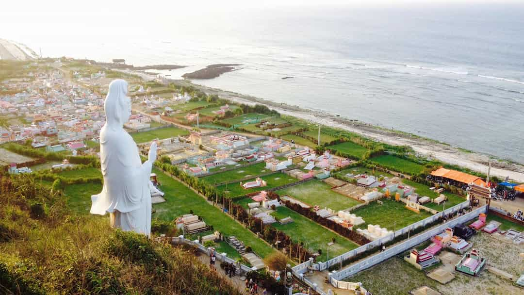 Săn cua, săn còng ban đêm - Hoạt động tại đảo Lý Sơn