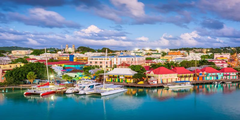 Antigua và Barbuda là hai hòn đảo nằm trong vùng Caribbean