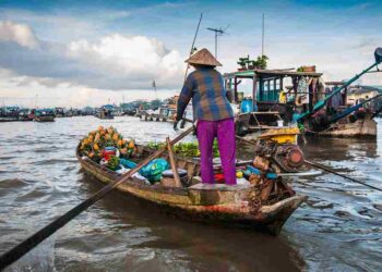 Chợ Cái Răng mang phong cách đậm chất miền quê sông nước