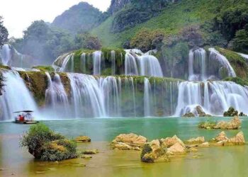 Có rất nhiều điểm đến đẹp gần thác Bản Giốc