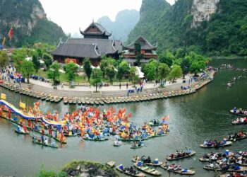 Các hang động tại Tràng An