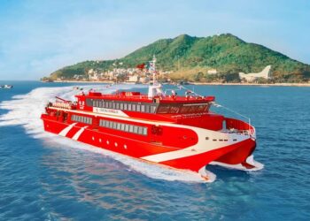 Những loại tàu di chuyển đi Côn Đảo