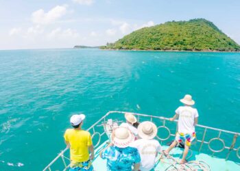 Hòn Củ Tron ở đâu?