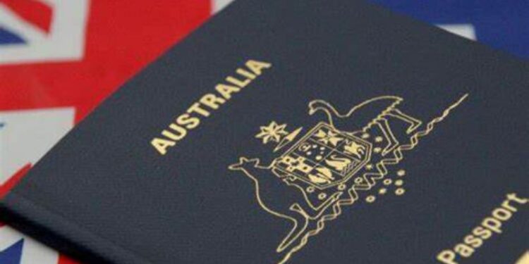 Úc yêu cầu du khách nước ngoài phải có visa hợp lệ